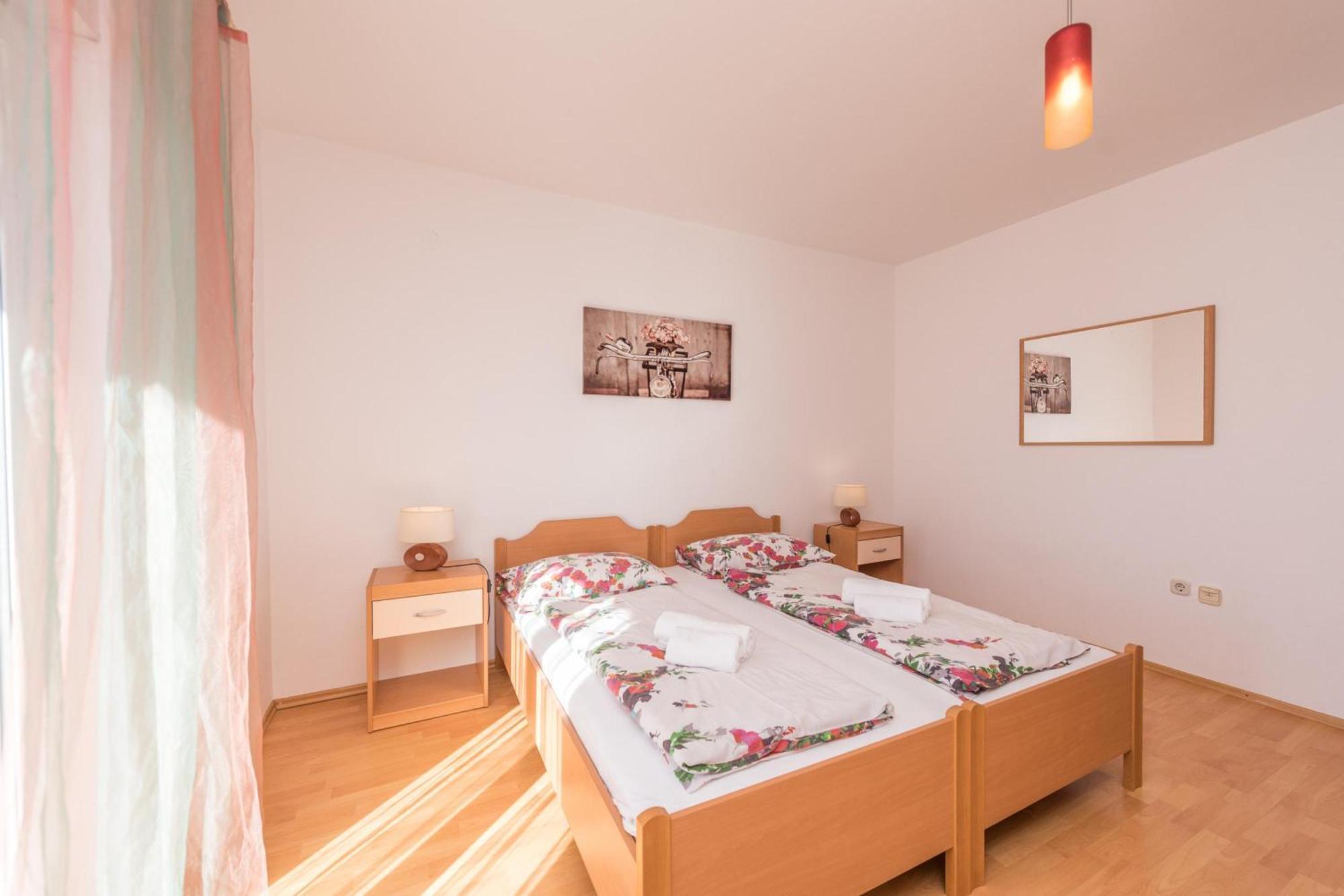 Family Friendly Pool House Ana - Happy Rentals Бибине Екстериор снимка