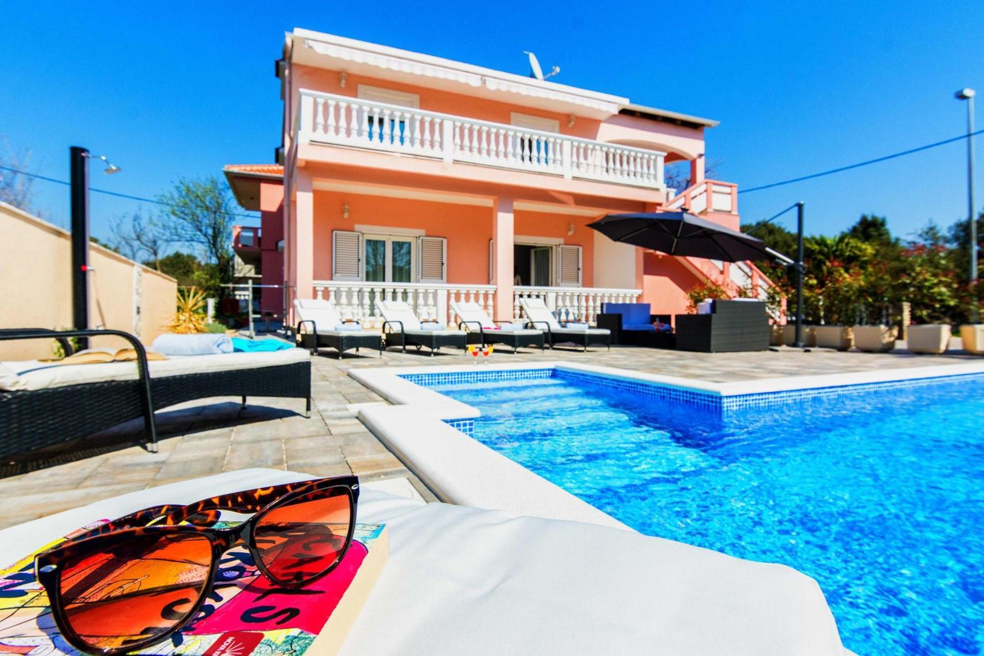 Family Friendly Pool House Ana - Happy Rentals Бибине Екстериор снимка