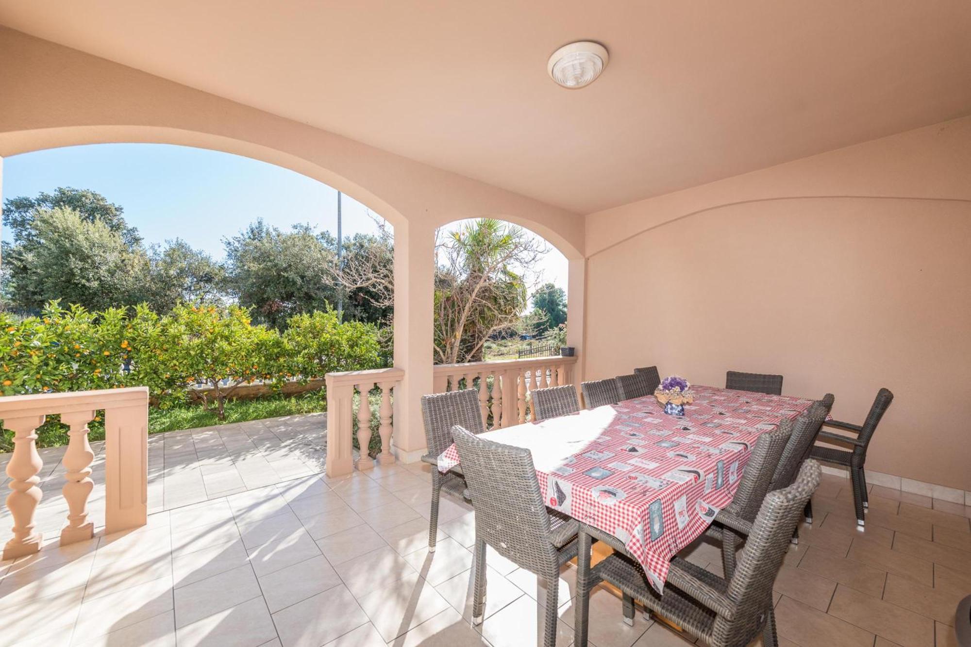 Family Friendly Pool House Ana - Happy Rentals Бибине Екстериор снимка